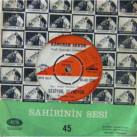 KAMURAN AKKOR SEVİYOR SEVMİYOR ~ SELAM SİZE AŞIKLAR