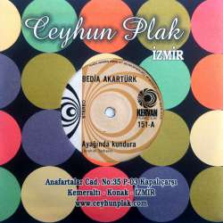 BEDİA AKARTÜRK AYAĞINDA KUNDURA  BAHÇEYE GEL Kİ GÖREM