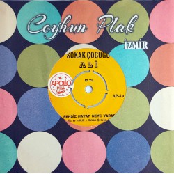 SOKAK ÇOCUĞU ALİ YALNIZLIĞIMA AĞLIYORUM ~ AŞIKLAR HER GÜN AĞLAR