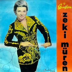 ZEKİ MÜREN UNUT SEVME BENİ BİR ATEŞİM YANARIM