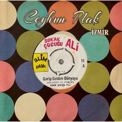 SOKAK ÇOCUĞU ALİ GARİP GELDİM DÜNYAYA - ÇOK SEVİYORUM